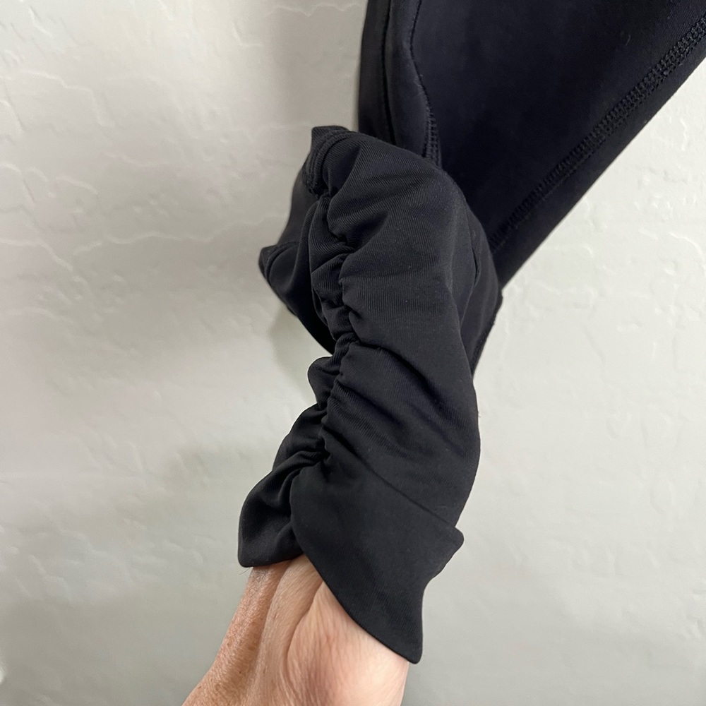 Lululemon Cropped Black Leggings with Ruching Size 4 - Picture 4 of 8